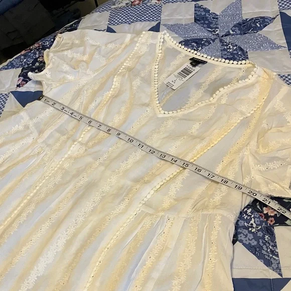 Torrid Cream Blouse with Embroidered Details - Picture 5 of 7